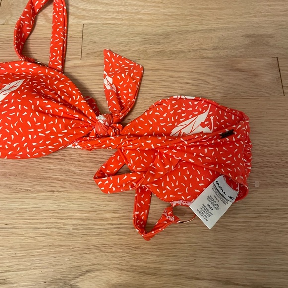 Bikini - Picture 3 of 5